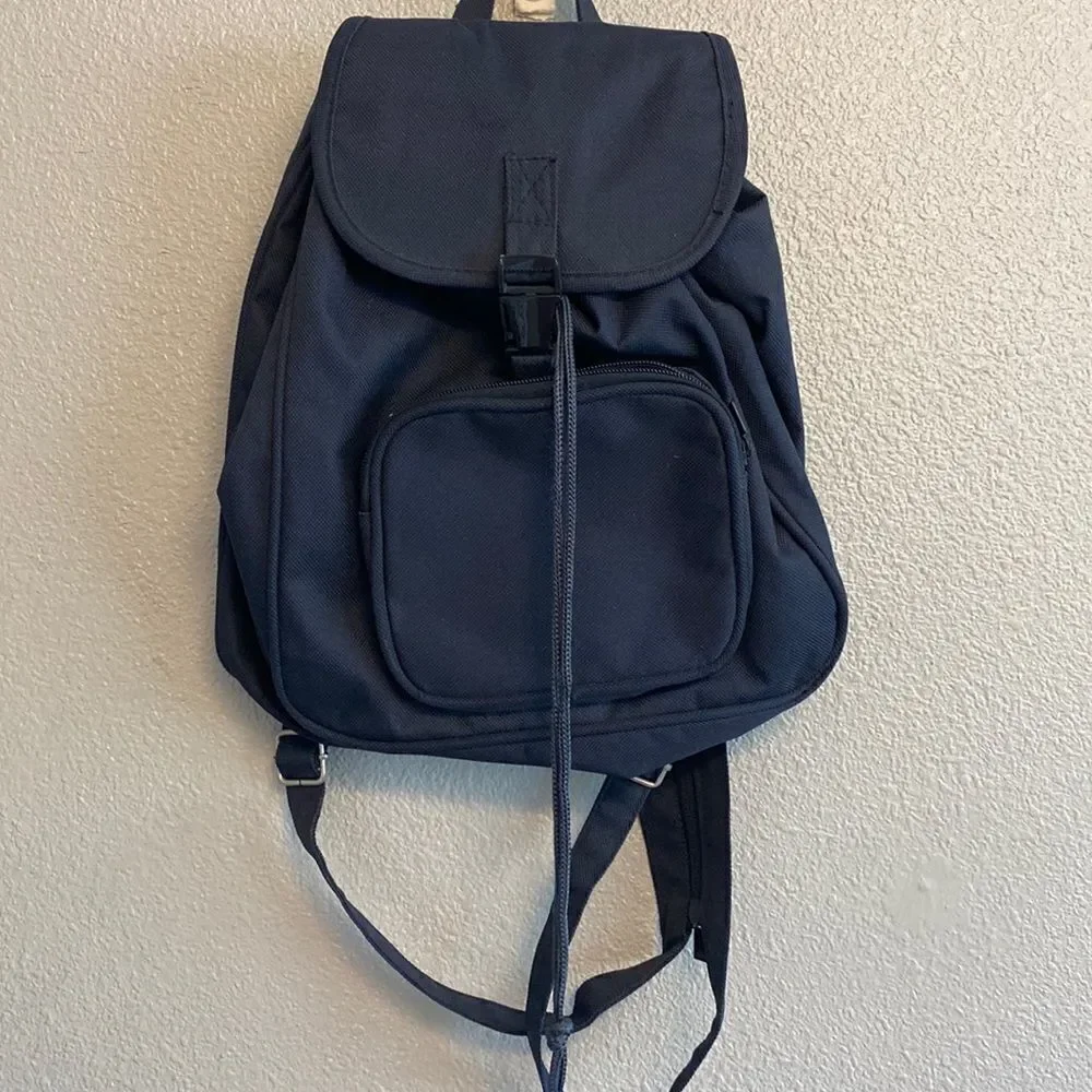 Classic navy blue mini vintage 90’s backpack